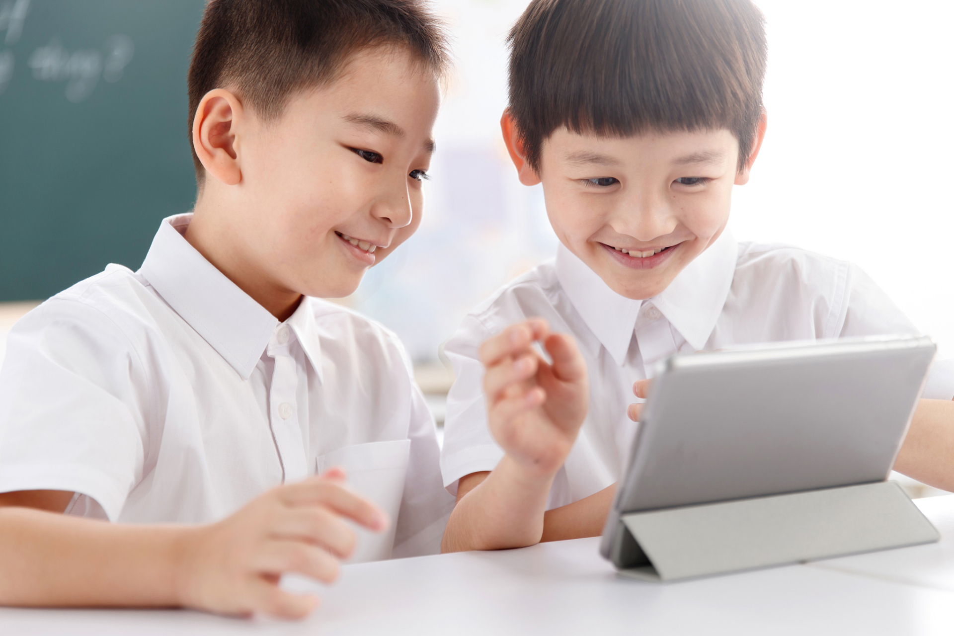 叛逆厌学少年到积极向学青年的转变之路：一个深度案例分析